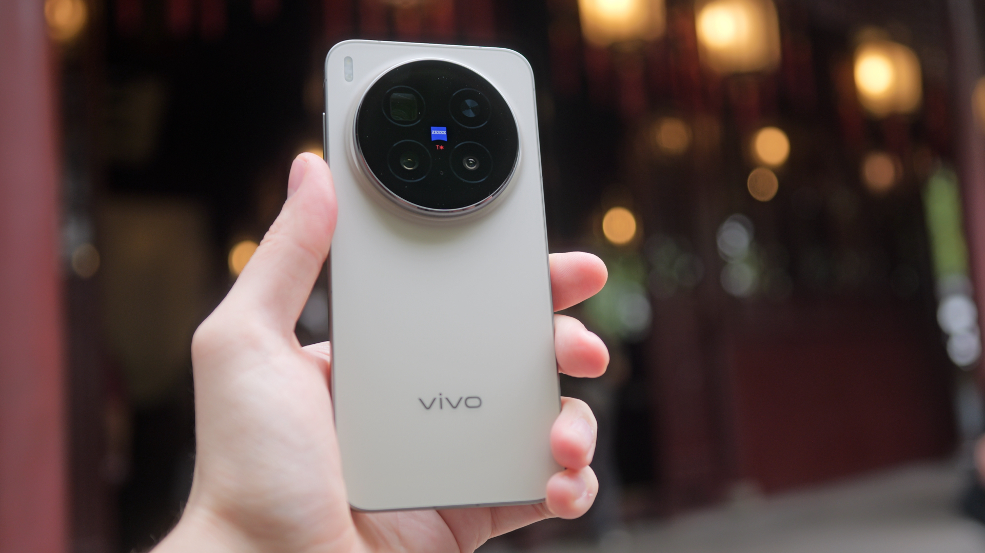 Vivo X300 Pro product shots
