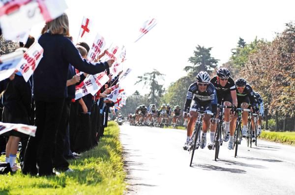 The peloton passes Sandringham.