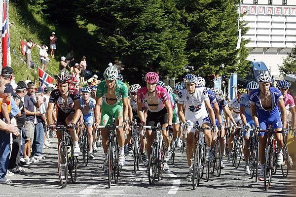 Tom Boonen (Quickstep-Innergetic) leads the autobus up the Aubisque.
