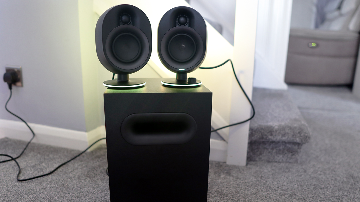 SteelSeries Arena 7 set up on a floor