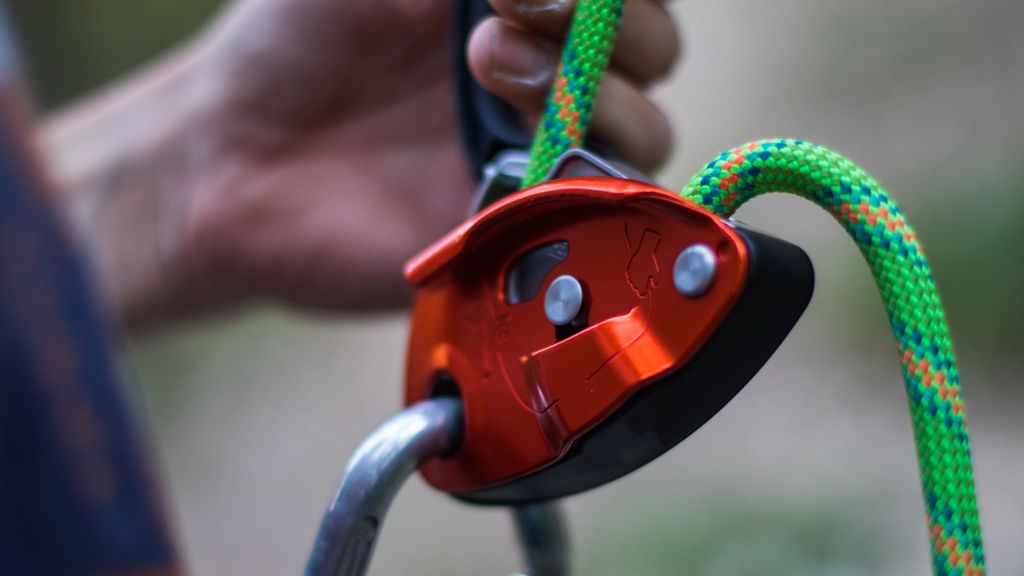 What is belaying? Rock climbing’s most essential safety skill | Advnture