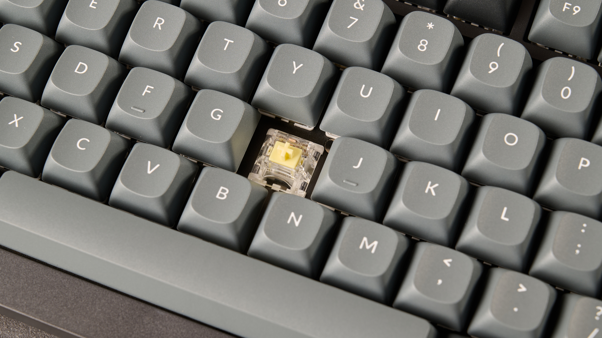 A Keychron V1 8K wired mechanical keyboard