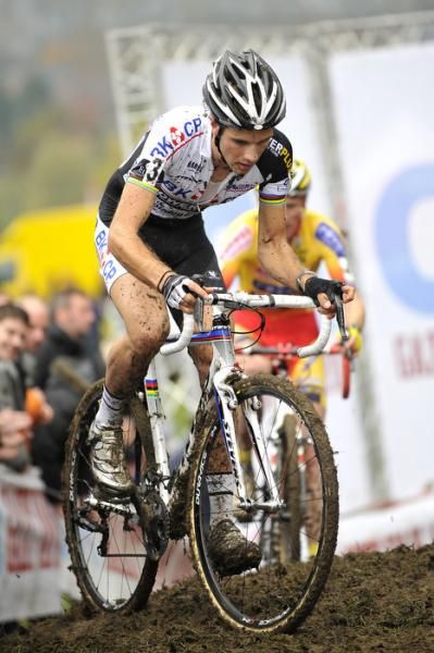 Niels Albert (BKCP - Powerplus) rides alone in second place.