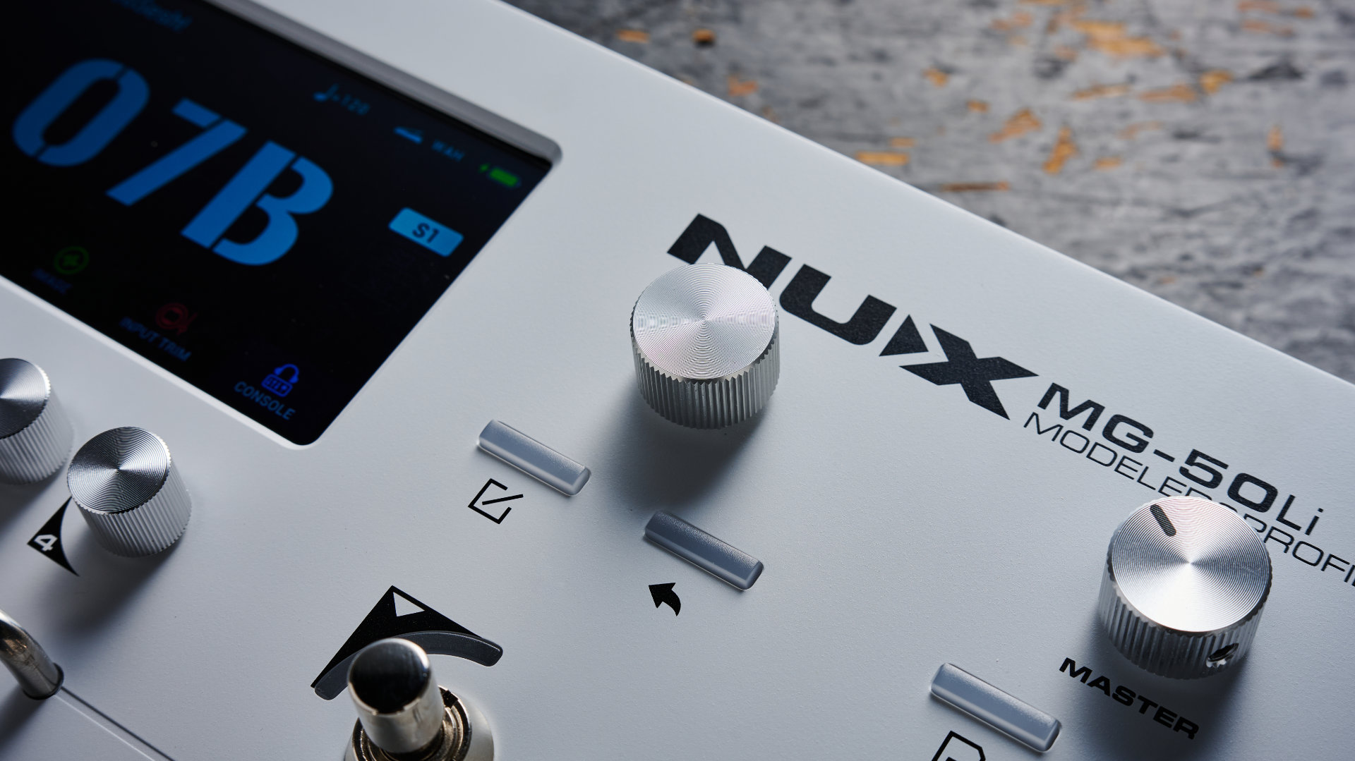 Nux MG-50Li multi-effects and amp modelling pedal