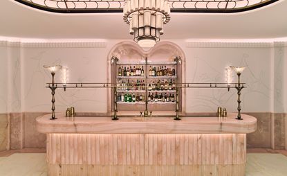 Interiors of Claridge’s Painter's Room bar 