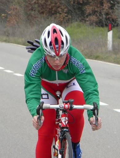 Monia Baccaille working her way up the hill