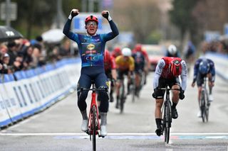 Mads Pedersen (Lidl-Trek) wins once again at the Tour de la Provence