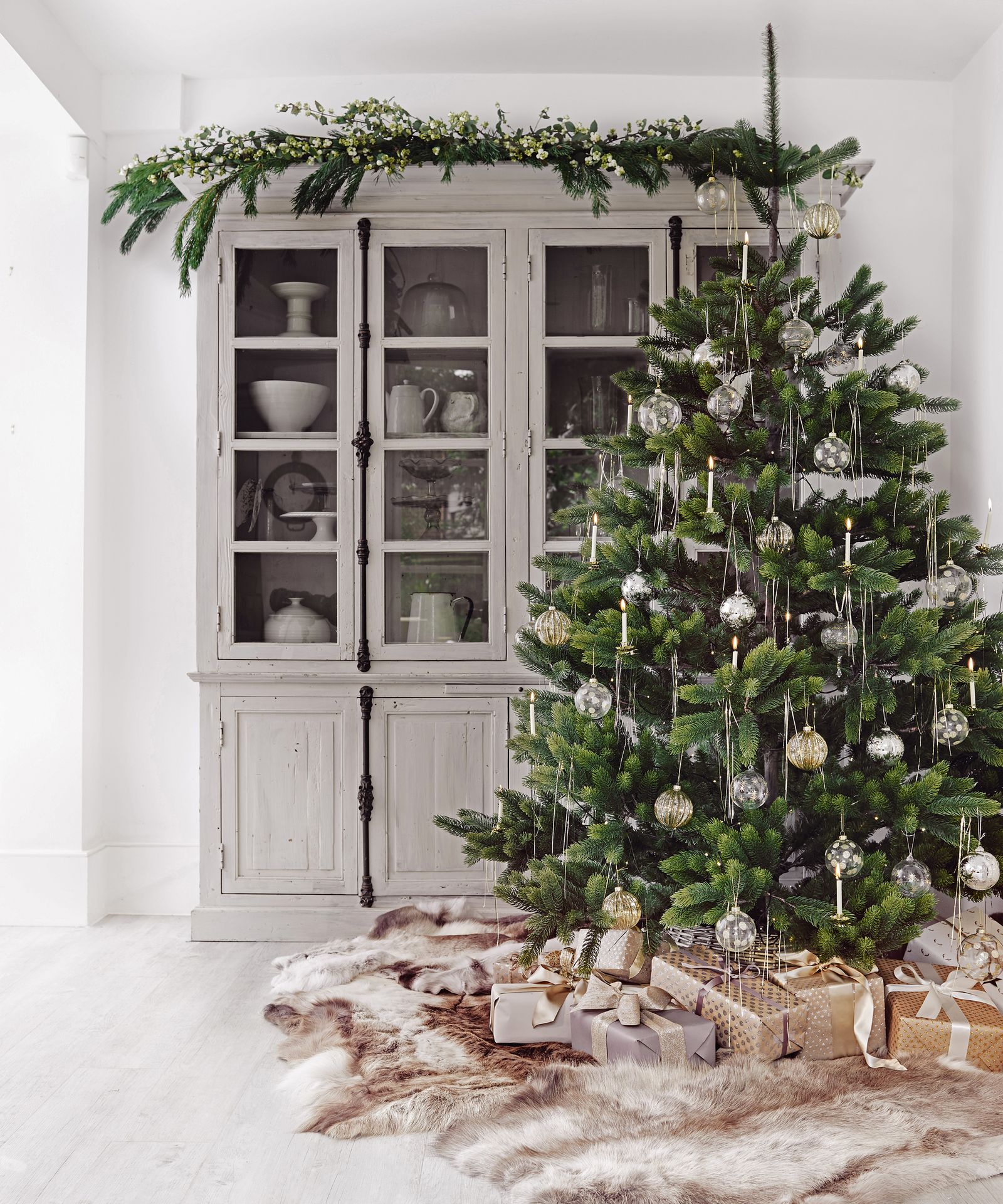 How to make a Christmas tree look fuller 10 simple ways to increase