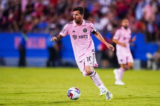 ionel Messi #10 of Inter Miami dribbles the ball during the second half of the Leagues Cup 2023 Round of 16 match between Inter Miami CF and FC Dallas at Toyota Stadium on August 06, 2023 in Frisco, Texas.