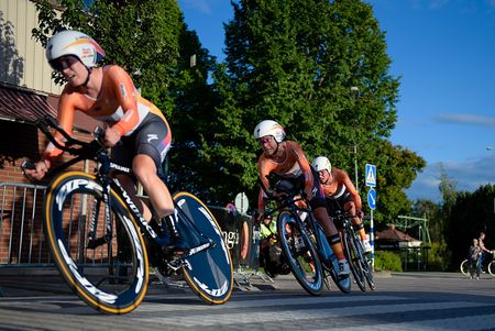 Boels Dolmans win Vargarda team time trial