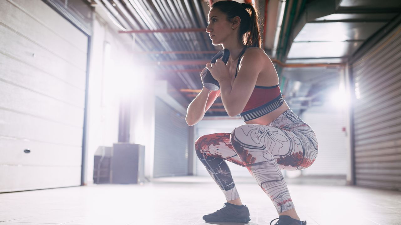 Woman doing goblet squat