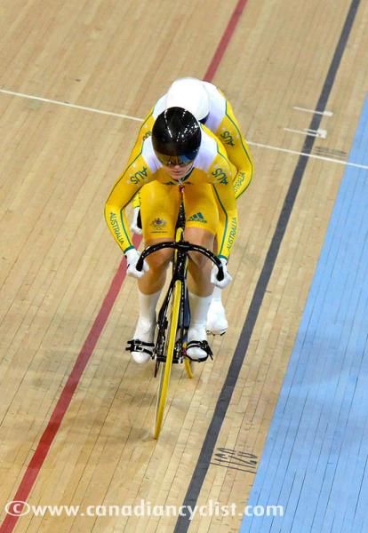 Anna Meares leads out Kaarle McCulloch in their bronze medal win