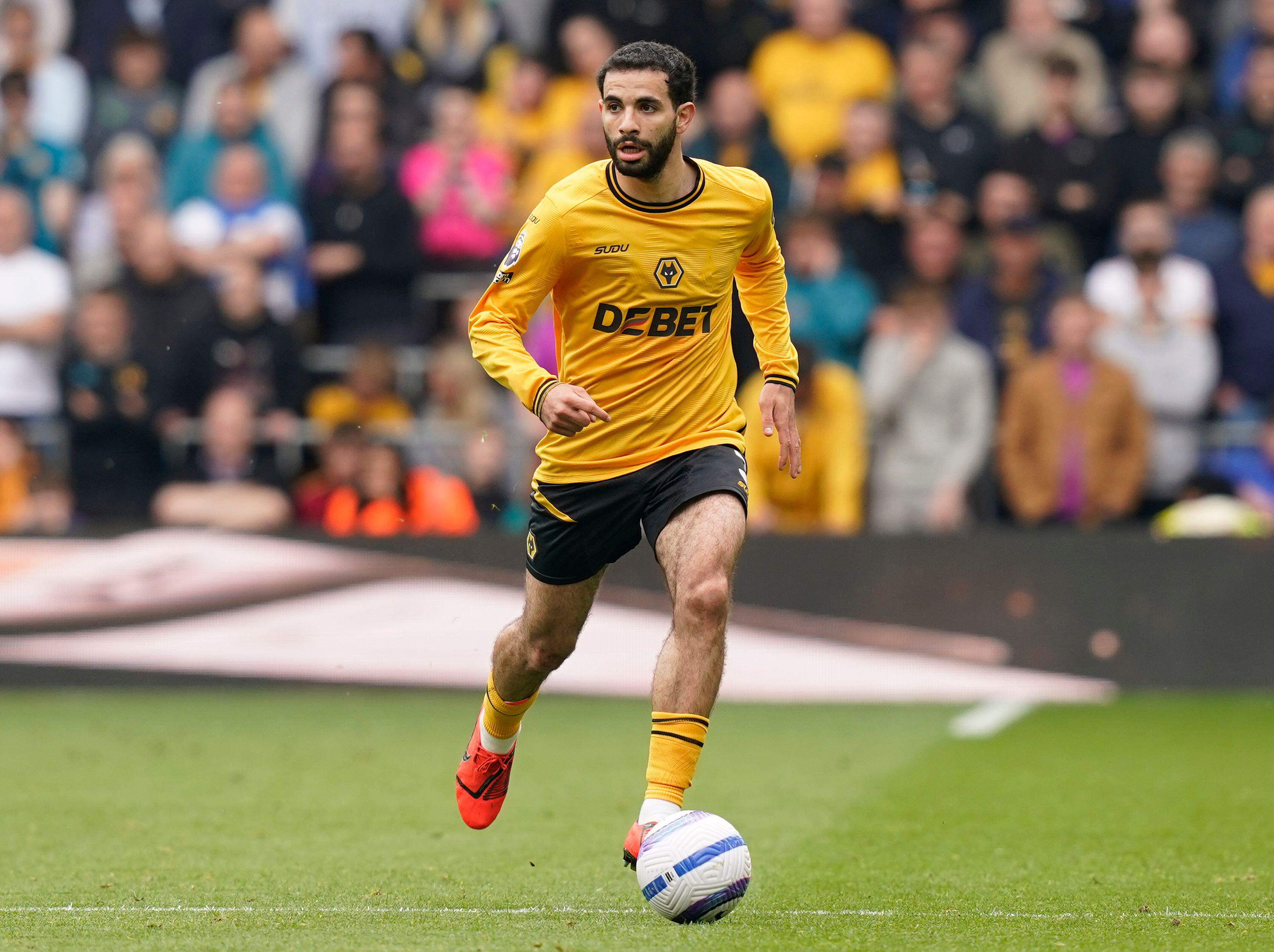 Rayan Ait-Nouri playing for Wolves against Leicester City, April 2025.