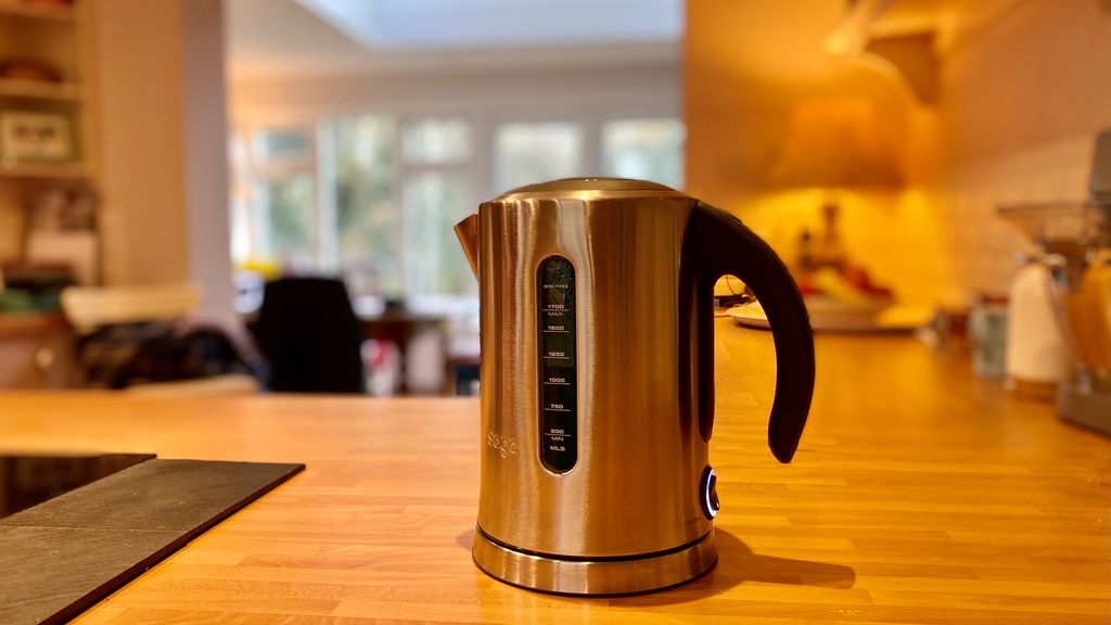 Sage the Soft Top Pure kettle review feel the quality of that lid T3