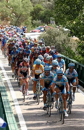 The peloton early on