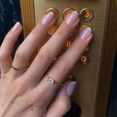 understated nails
