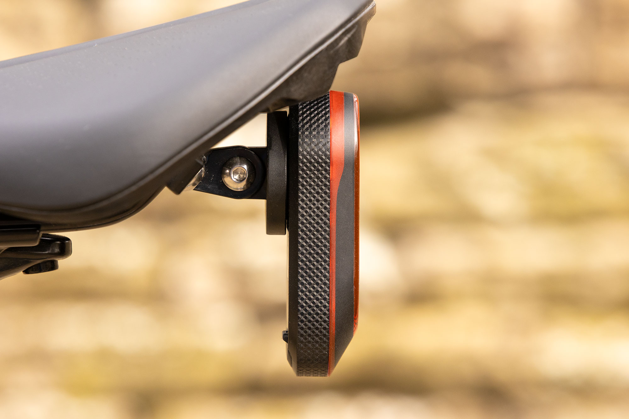 iGPSport SR Mini pictured from the side