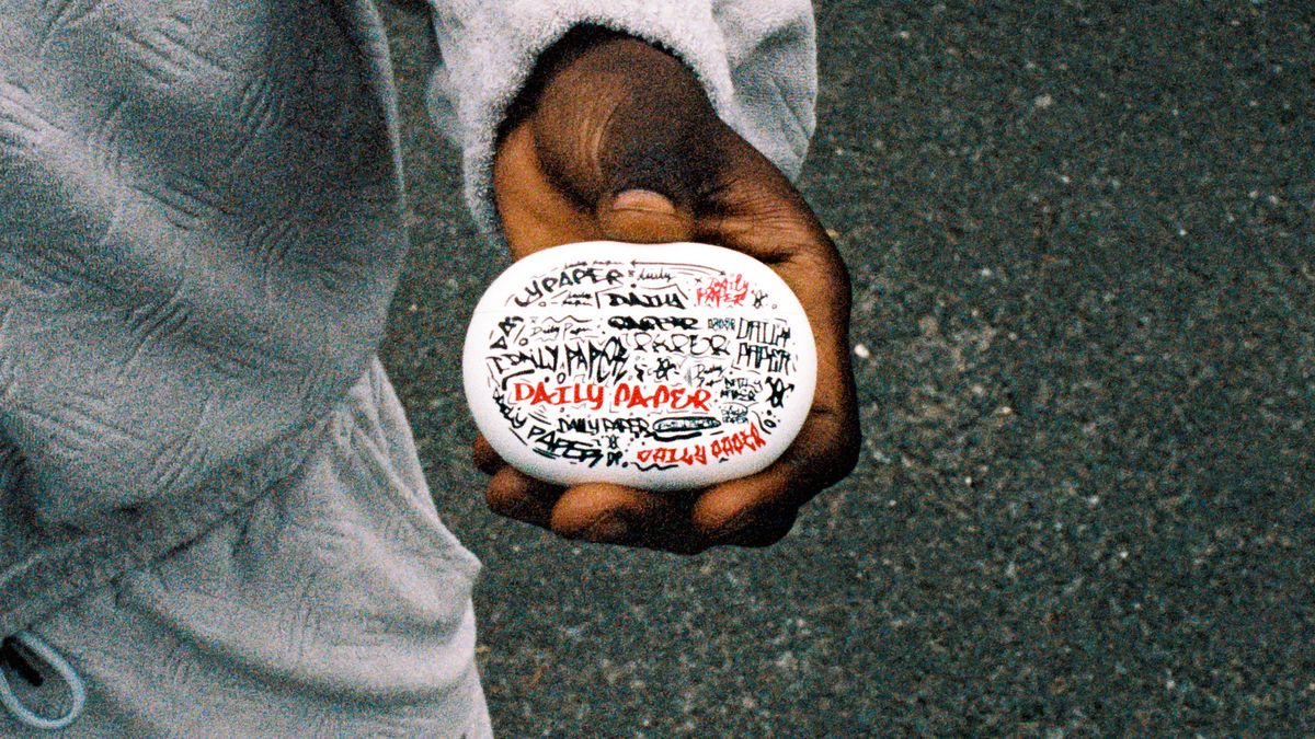 New Beats Studio Buds noise cancelling earbuds land with graffitilook