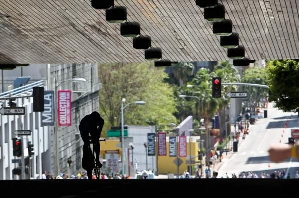 A rider rolls into a tunnel on the Los Angeles city circuit.