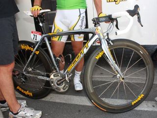 Mark Cavendish (Columbia-High Road) is shooting down the competition with this custom Scott Addict.