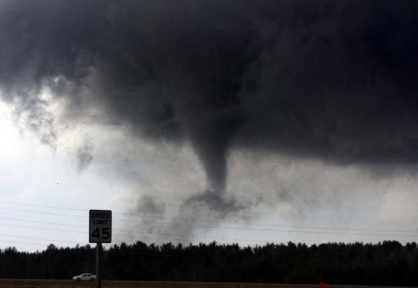 tornado-merrill-wisconsin-110414-02