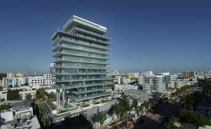 GLASS, the recently completed luxury condominium by Rene Gonzalez Architect completed in Miami Beach’s affluent South of Fifth, aka SoFi, neighbourhood.
