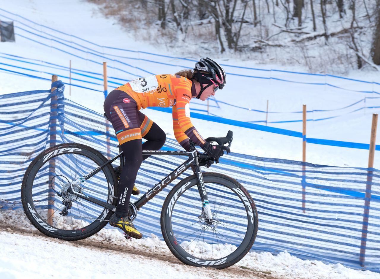 Amanda Miller (Boulder Cycle Sport) descending while in third place