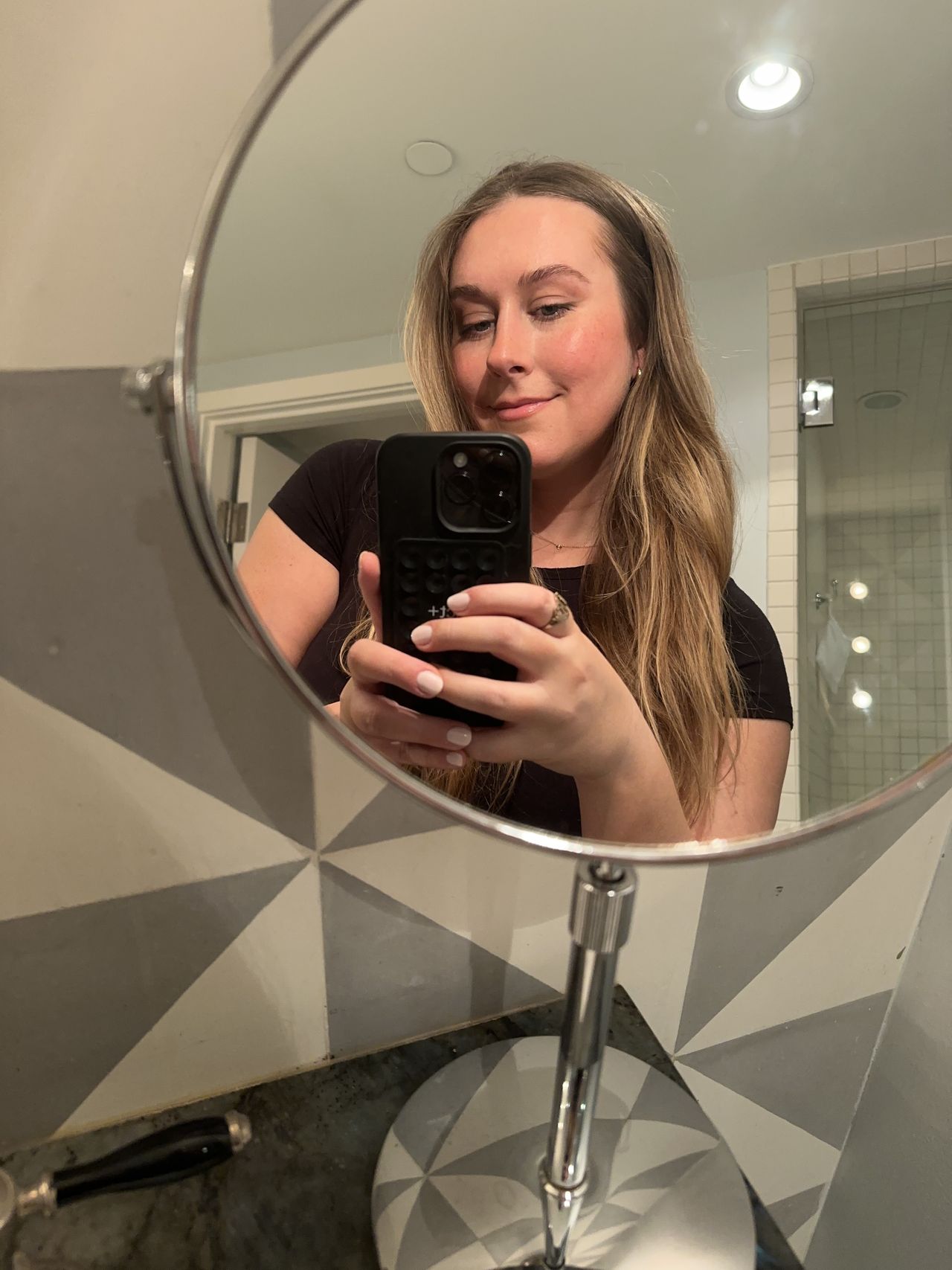 Who What Wear editor Kaitlyn McLintock testing Rhode's Pocket Blush.