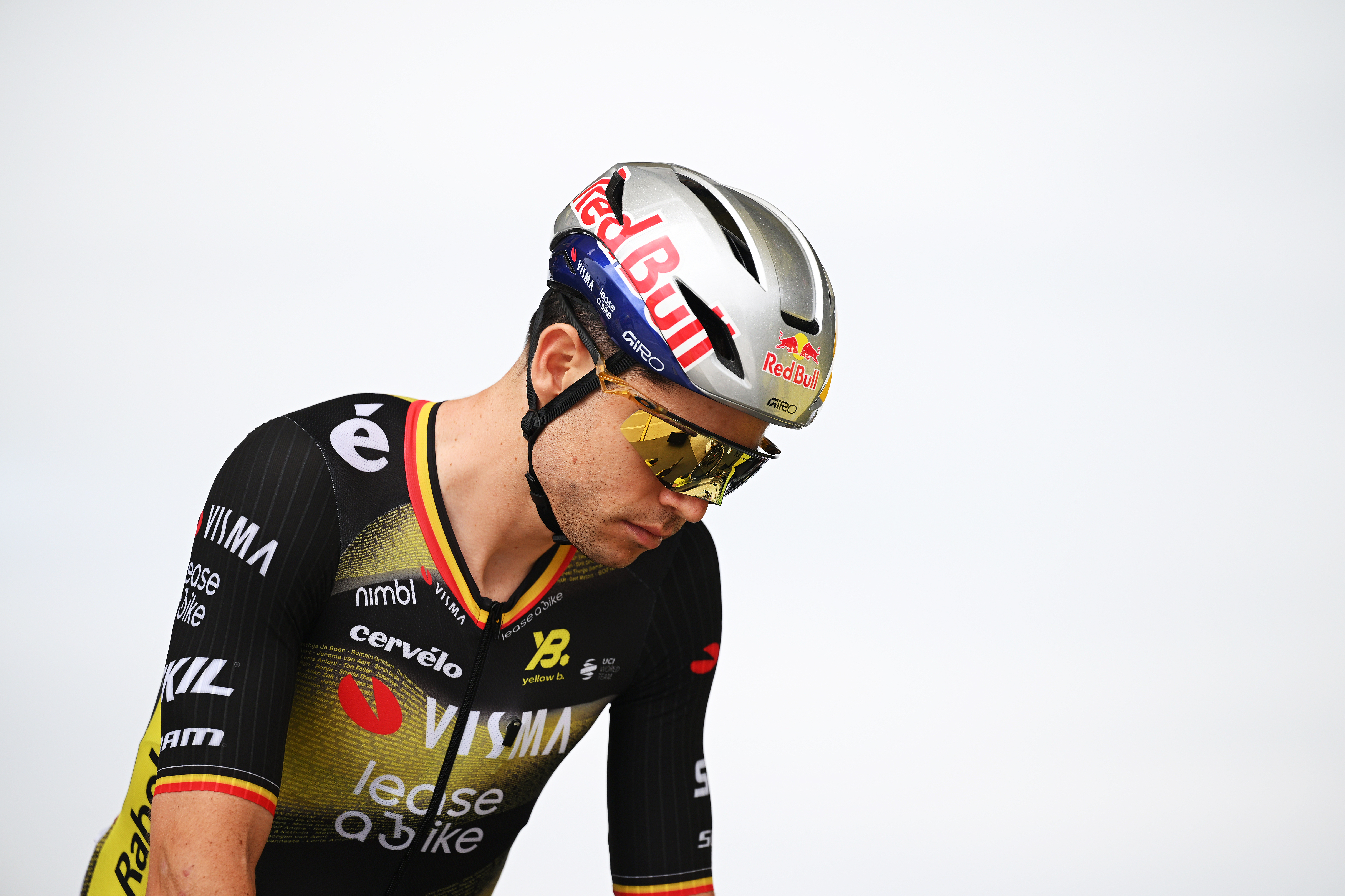 Wout van Aert in Visma-Lease a Bike kit