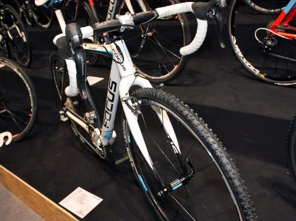 The Mares CX carbon fork is big and stout for firm braking and precise handling.