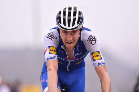 Laurens de Plus feeling the effort of the climb