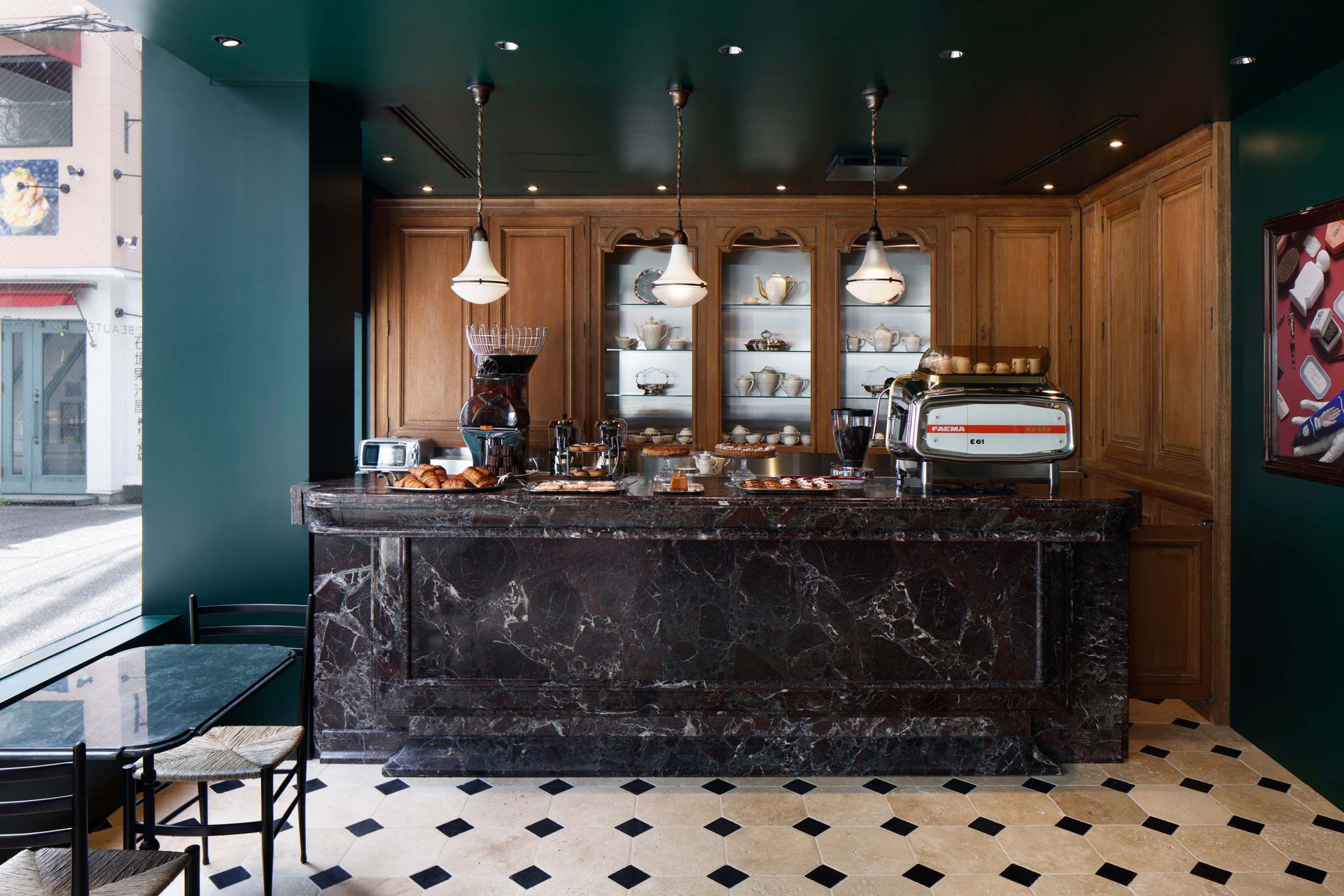 オフィチーネ・ユニヴェルセル・ブリー