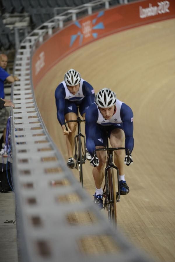 Kenny leads Hoy around the London velodrome