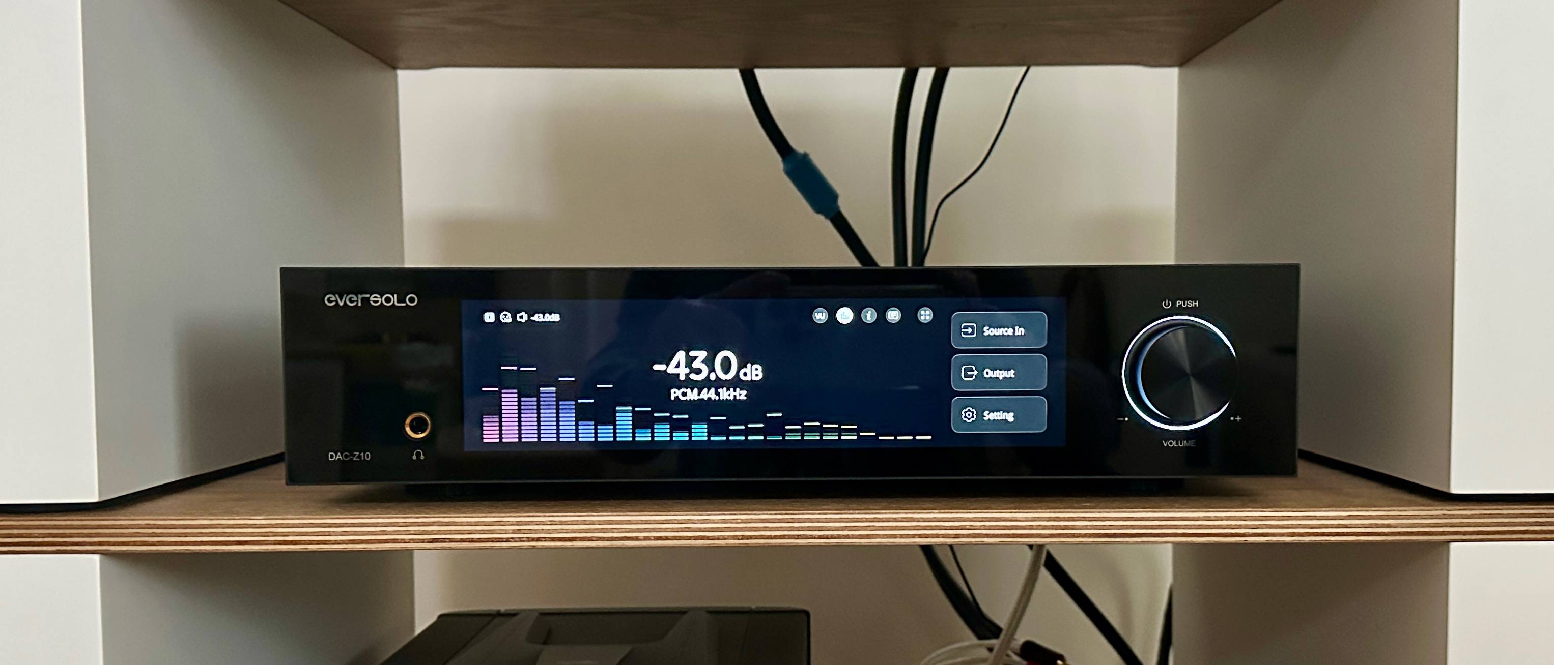 The Eversolo DAC-Z10 on a hi-fi rack