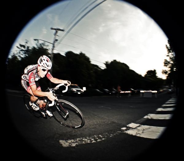 Lisban Quintero (CRCA Foundation) makes his break.