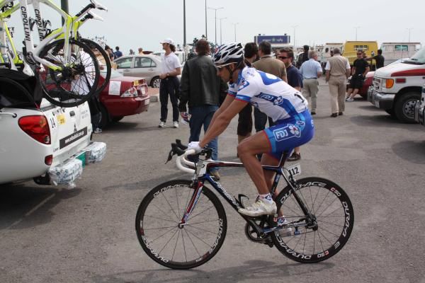Sandy Casar (FDJ) is building for Paris-Nice.
