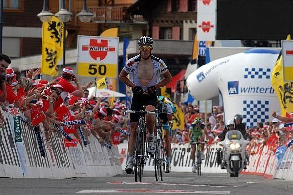 Kim Kirchen (High Road) trying to zip on his way in for the win.