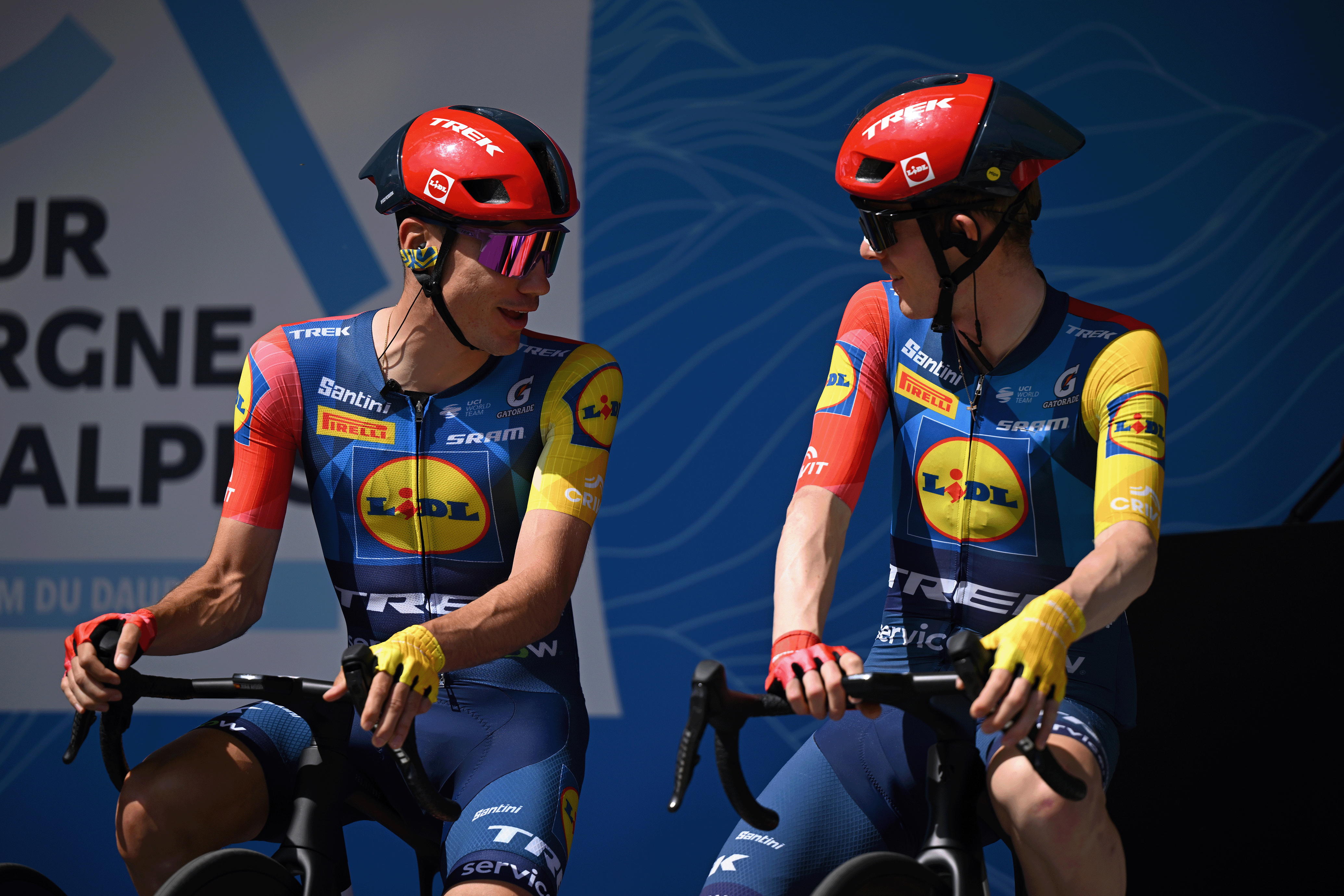 VIZILLE, FRANCE - JUNE 07: (L-R) Juan Ayuso of Spain and Mattias Skjelmose of Denmark and Team Lidl - Trek prior to the 78th Tour Auvergne-Rhone-Alpes 2026, Stage 1 a 146.2km stage from Vizille to Saint-Ismier / #UCIWT / on June 07, 2026 in Vizille, France. (Photo by Dario Belingheri/Getty Images)