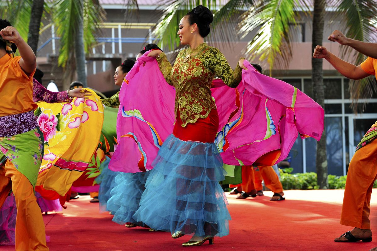 Dancers at the Tour de Langkawi presentation