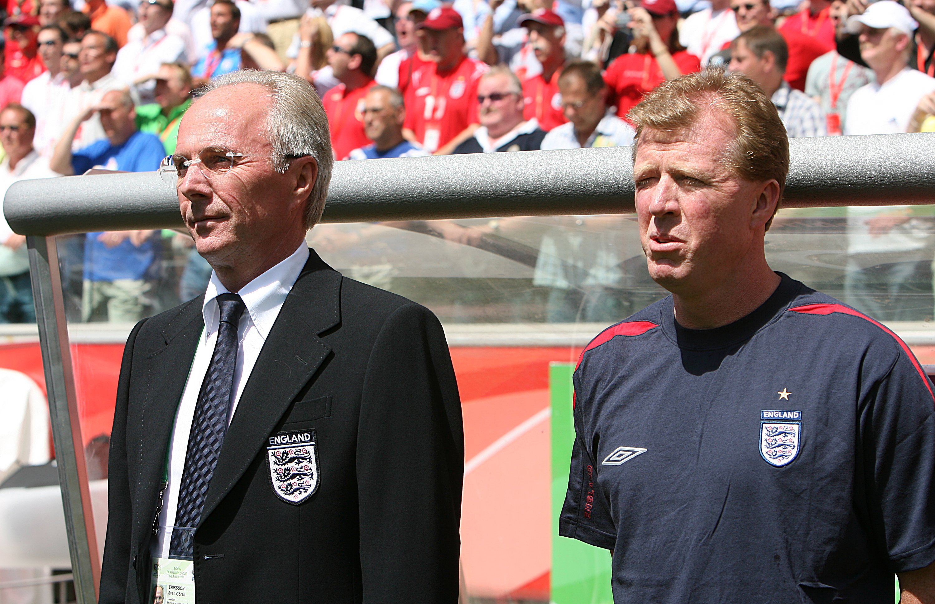 Sven-Goran Eriksson, a sinistra, è stato infine sostituito da Steve McClaren, allenatore dell'Inghilterra