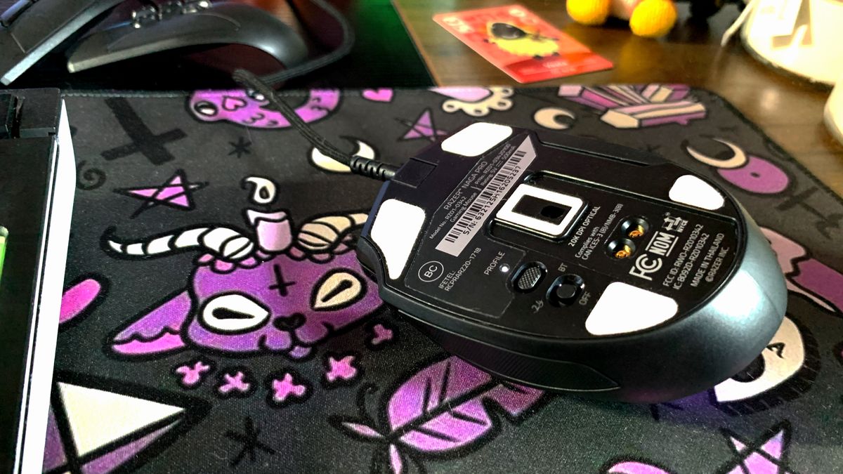 Razer Naga Pro Wireless in a gaming setup