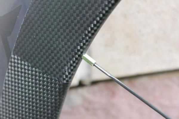 External nipples are featured on the CC80, so the ProTour mechanics don't go 'crazy'.