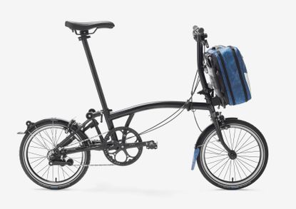 The Freitag F748 Coltrane Bag is designed for Brompton bicycle