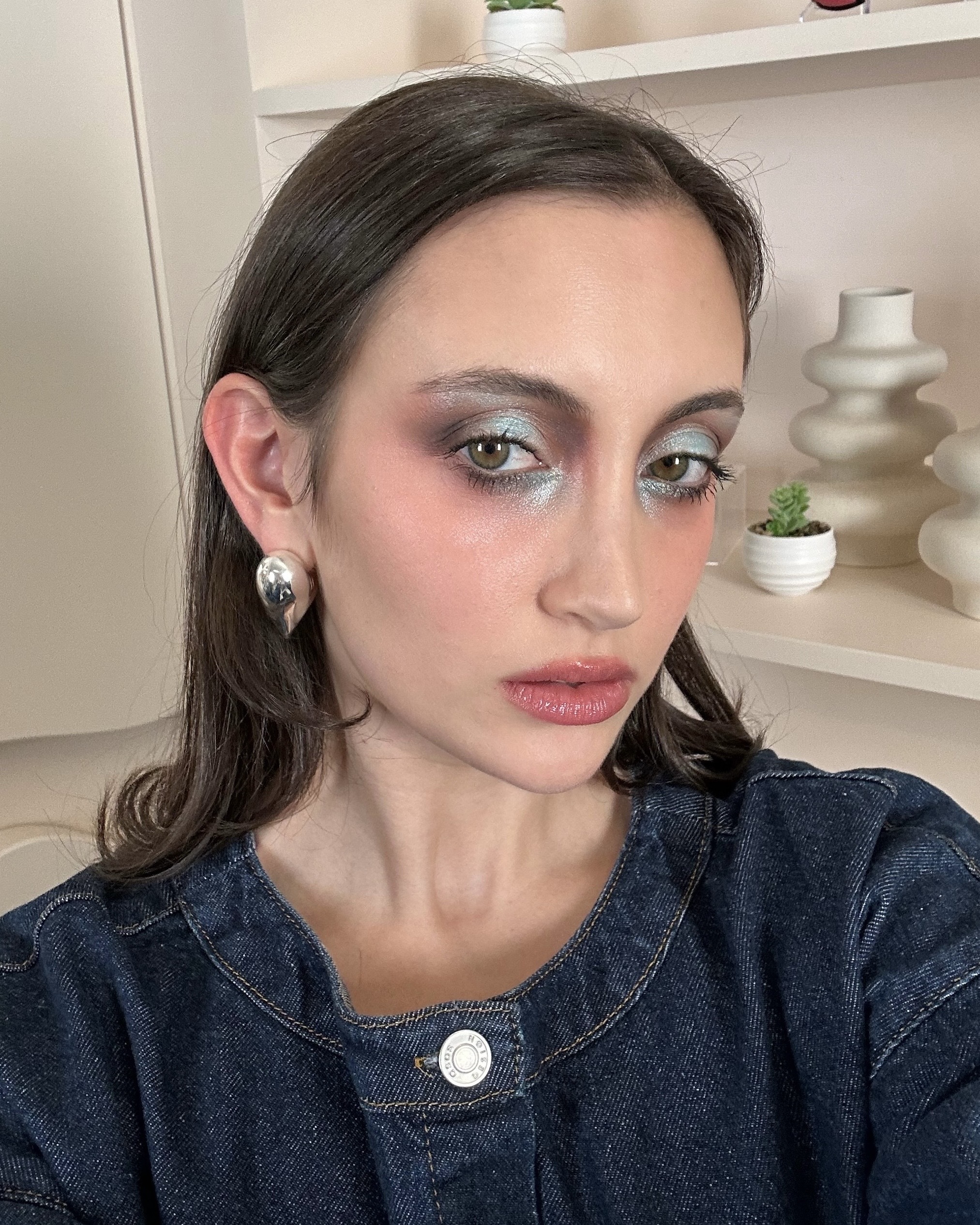 Who What Wear associate beauty editor Alyssa Brascia wearing Y2K editorial makeup by Sephora beauty director David Razzano.