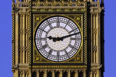 Changing the clocks: face of Big Ben