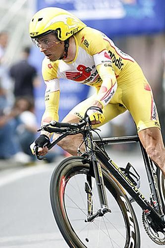 Gilberto Simoni (Saunier Duval) keeps the concentration up