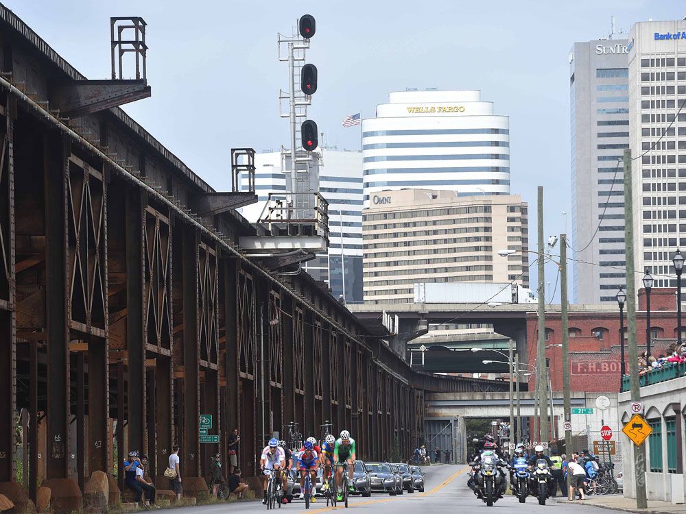 Elite men's road race