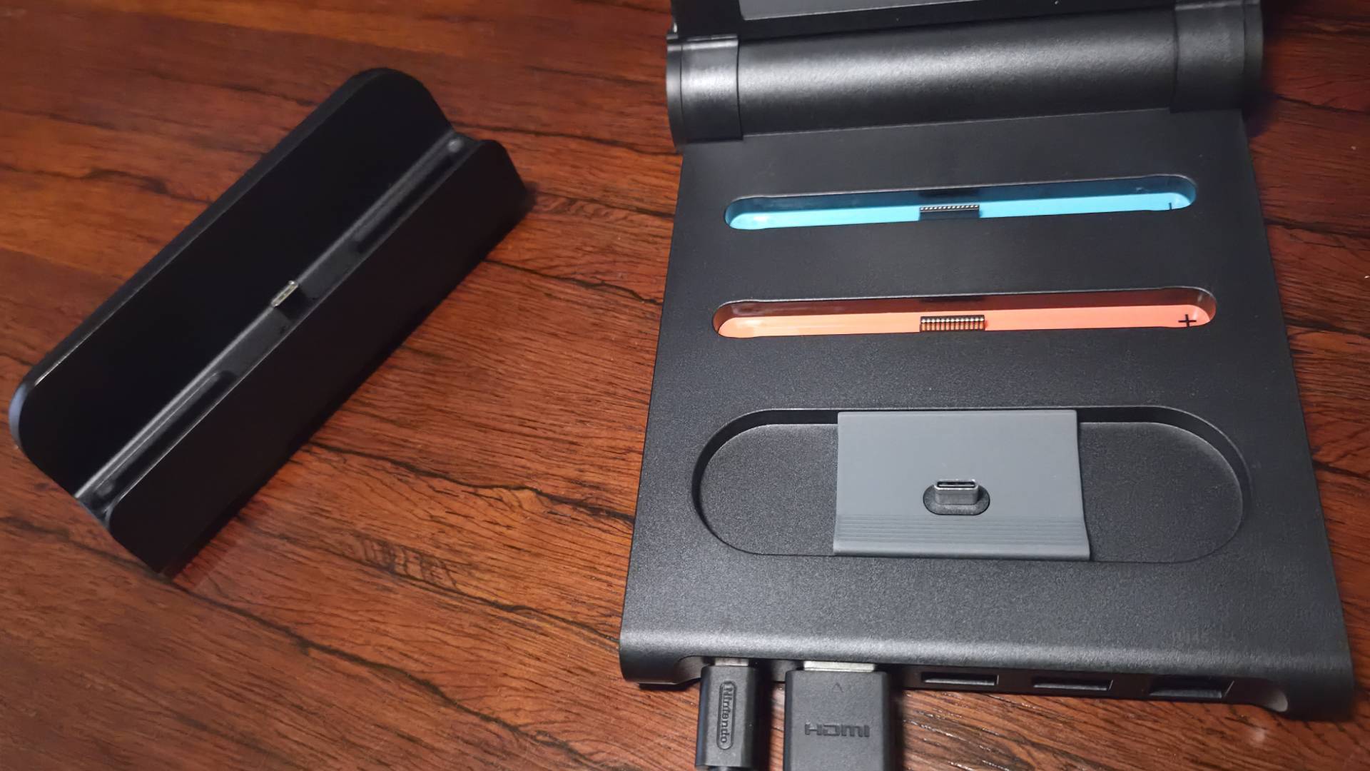 Photo of the controller storage and adapter for the JSAUX 6-in-1 Gaming Dock for the Switch 2.