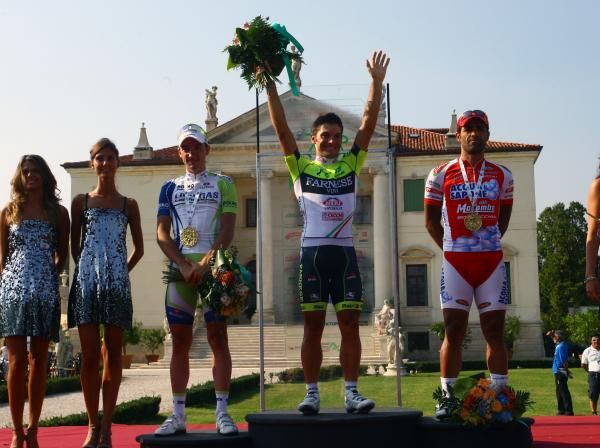 Andrea Guardini (Farnese Vini-Neri Sottoli) on the podium.