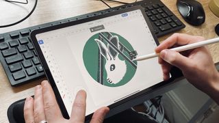 hand drawing with stylus using illustrator for iPad drawing app